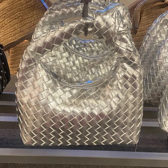 Silver Woven Handbag Lunar New Year sale - Picture 1 of 3